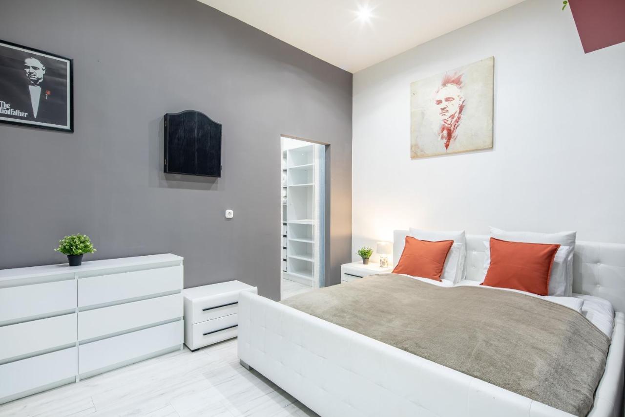 Cozy & Central Apartment With 2-Bedroom 布达佩斯 外观 照片